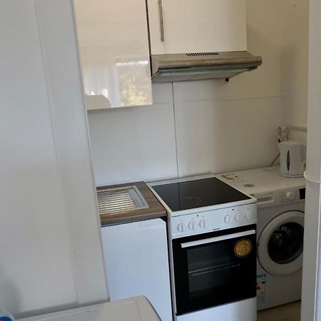 Alster Hamburg - Saniertes Und Mobliertes Apartment Mit Bad Und Kuche Bagian luar foto