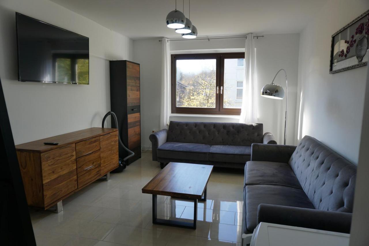 Alster Hamburg - Saniertes Und Mobliertes Apartment Mit Bad Und Kuche Bagian luar foto