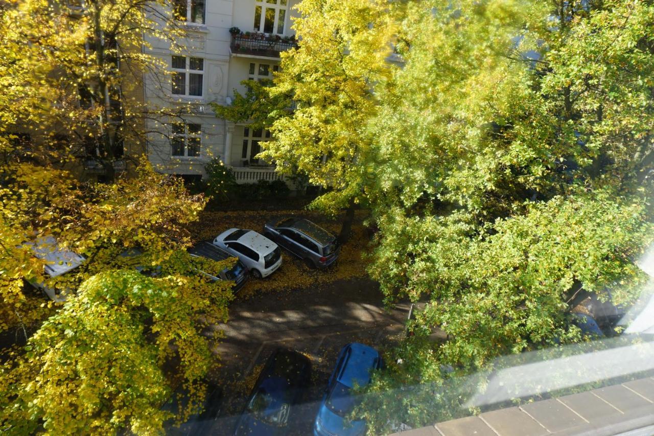 Alster Hamburg - Saniertes Und Mobliertes Apartment Mit Bad Und Kuche Bagian luar foto