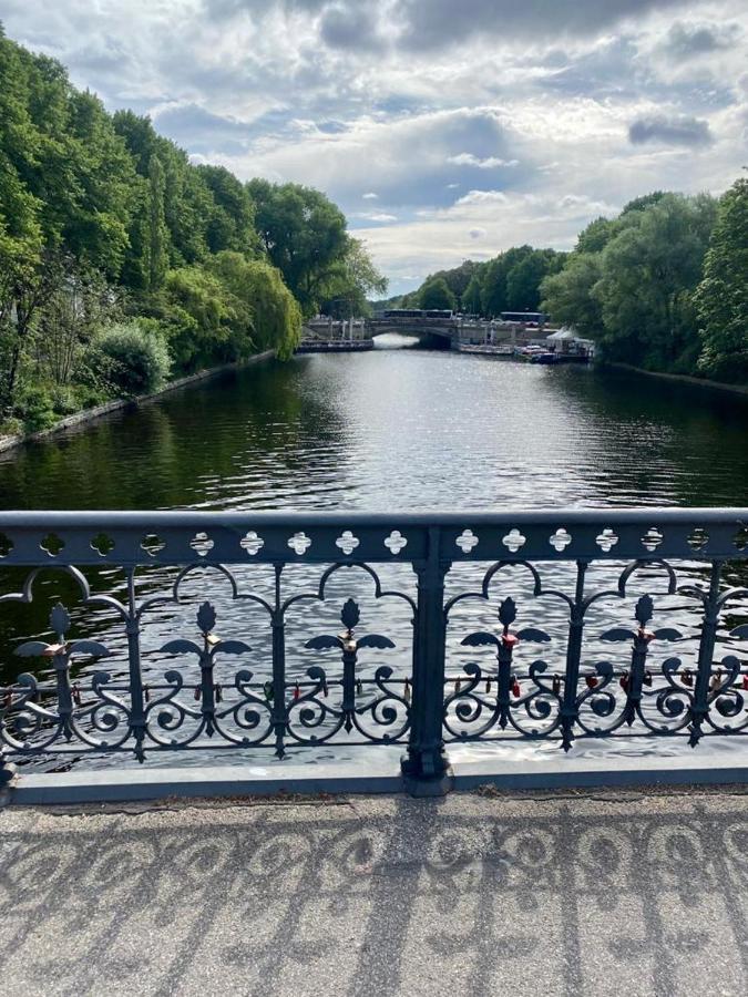 Alster Hamburg - Saniertes Und Mobliertes Apartment Mit Bad Und Kuche Bagian luar foto